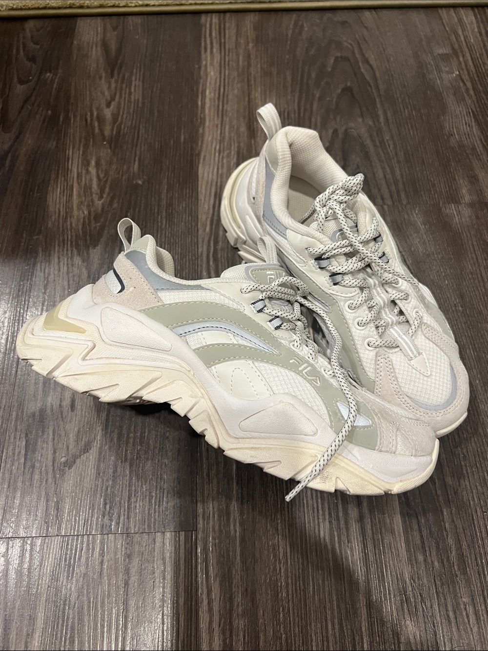 Fila Women's Chunky Sneakers in Off-White and Light Gray